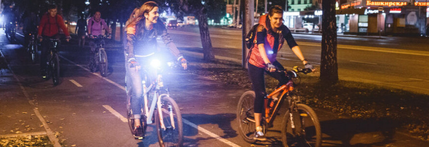 Check. Fix. Aan. Wordt gezien op de fiets in Barneveld