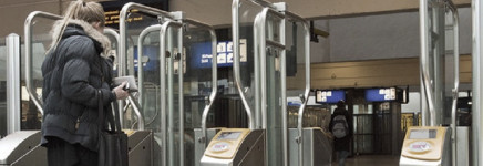 Luister naar gemeente bij stationspoortjes OV-Chipkaart