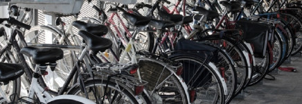 NS moet meer bijdragen aan fietsparkeren op stations