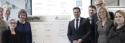 Gemeenten in Haaglanden tekenen akkoord Zero Emissie Doelgroepenvervoer