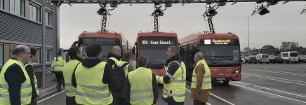 Werkgroep zero emissie doelgroepenvervoer op bezoek bij Connexxion