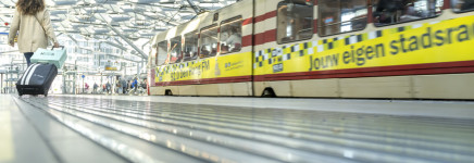 Je tramkaartje of je brood